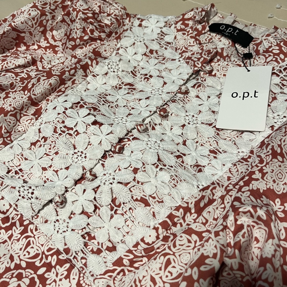 Opt Dress. Brown and white with embroidery.  XS